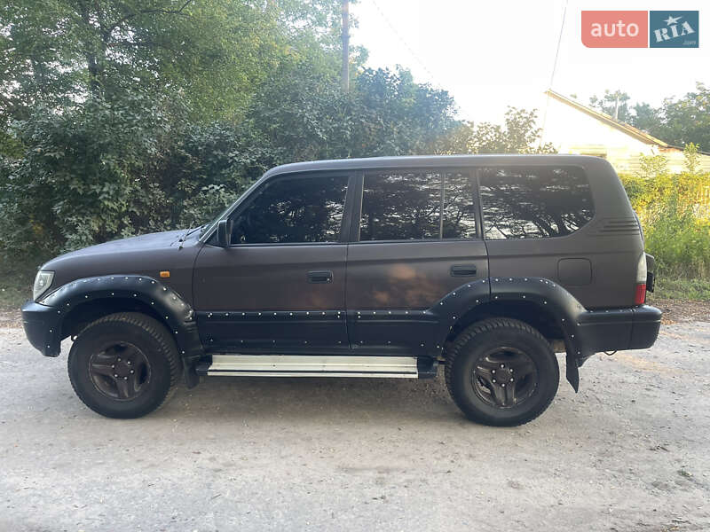 Внедорожник / Кроссовер Toyota Land Cruiser Prado 2000 в Киеве