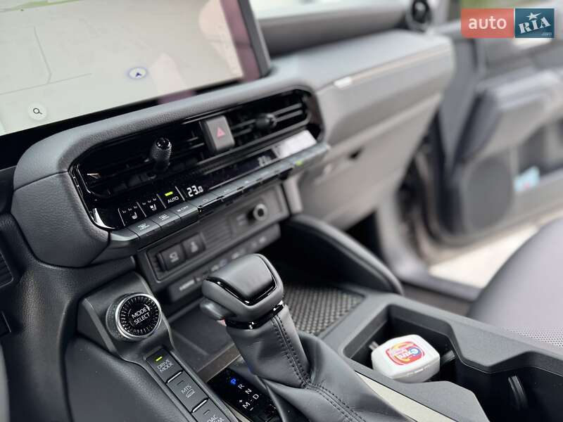 Внедорожник / Кроссовер Toyota Land Cruiser Prado 2024 в Львове