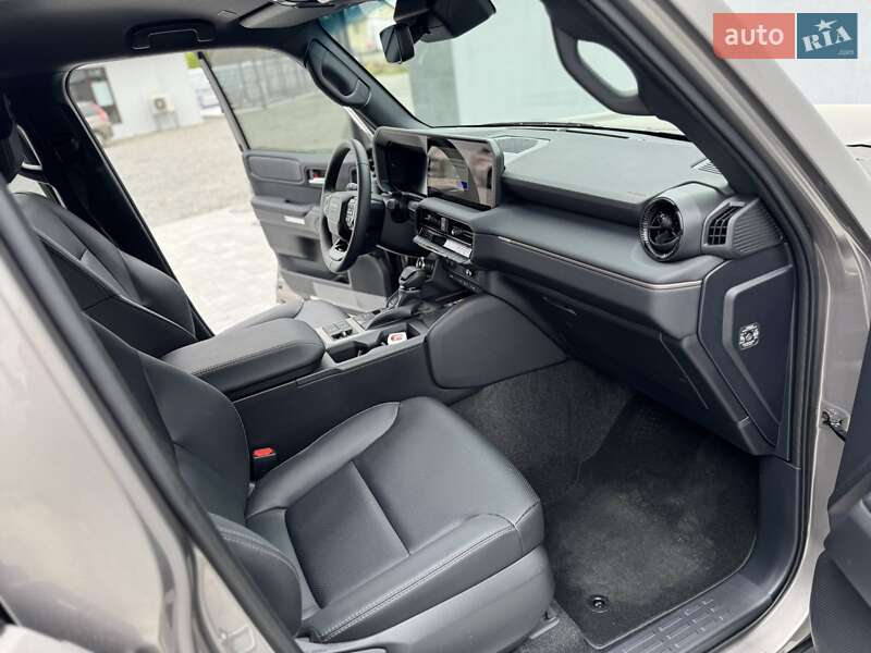 Внедорожник / Кроссовер Toyota Land Cruiser Prado 2024 в Львове