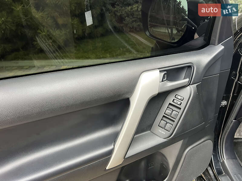 Внедорожник / Кроссовер Toyota Land Cruiser Prado 2020 в Днепре