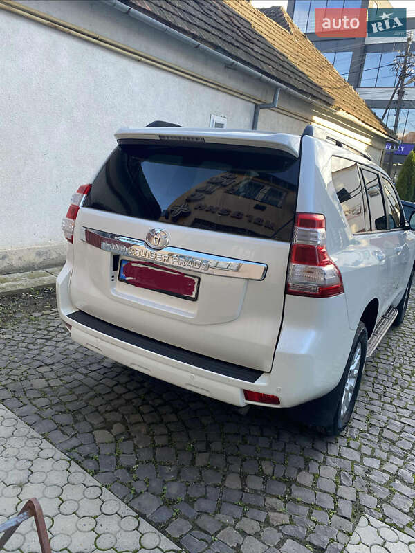 Внедорожник / Кроссовер Toyota Land Cruiser Prado 2013 в Белках