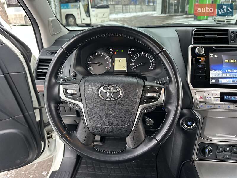 Внедорожник / Кроссовер Toyota Land Cruiser Prado 2019 в Мукачево