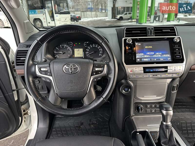 Внедорожник / Кроссовер Toyota Land Cruiser Prado 2019 в Мукачево