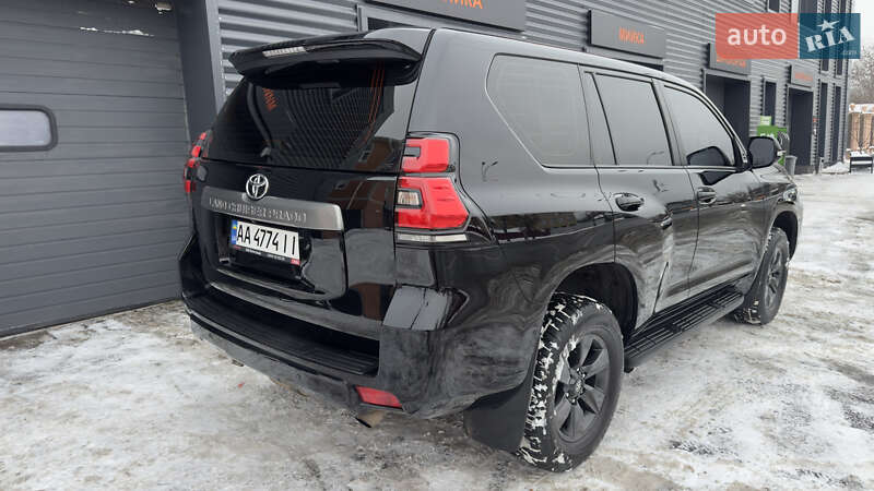 Внедорожник / Кроссовер Toyota Land Cruiser Prado 2018 в Киеве
