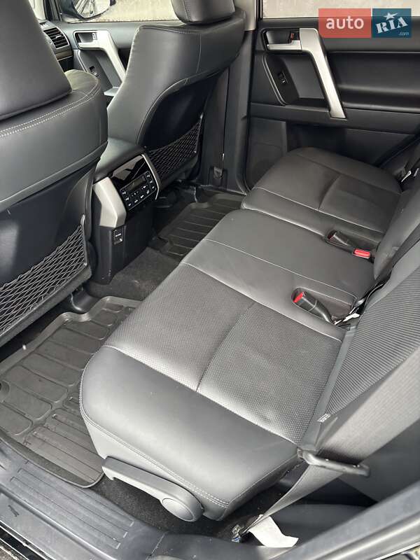 Внедорожник / Кроссовер Toyota Land Cruiser Prado 2022 в Днепре