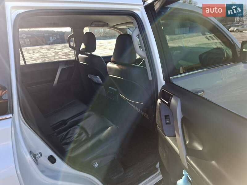 Внедорожник / Кроссовер Toyota Land Cruiser Prado 2013 в Тульчине