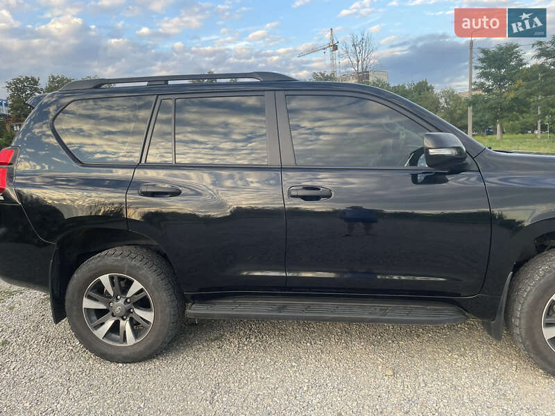 Позашляховик / Кросовер Toyota Land Cruiser Prado 2019 в Івано-Франківську
