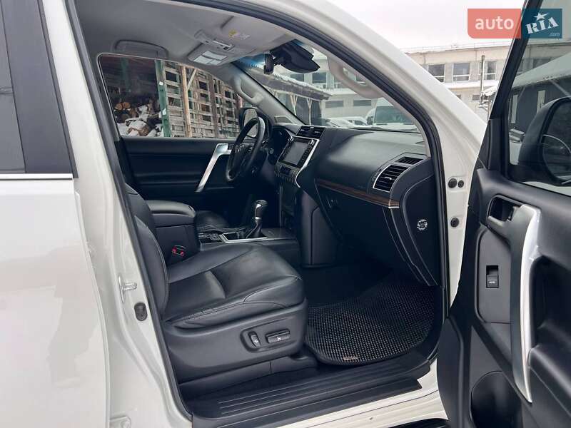 Внедорожник / Кроссовер Toyota Land Cruiser Prado 2019 в Тернополе