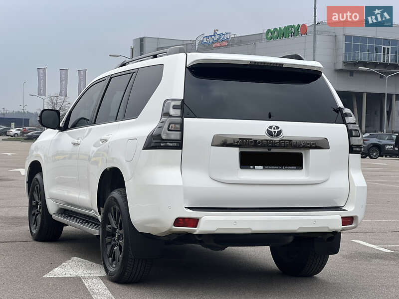 Внедорожник / Кроссовер Toyota Land Cruiser Prado 2021 в Киеве