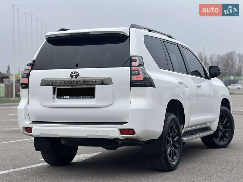 Внедорожник / Кроссовер Toyota Land Cruiser Prado 2021 в Киеве