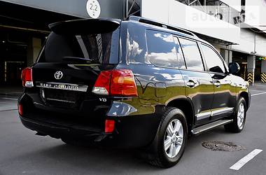 Внедорожник / Кроссовер Toyota Land Cruiser 2014 в Киеве