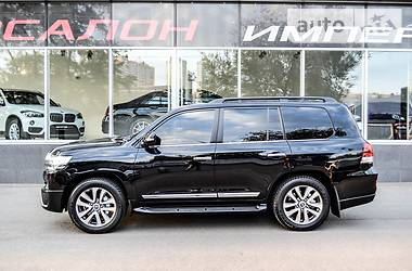 Внедорожник / Кроссовер Toyota Land Cruiser 2018 в 