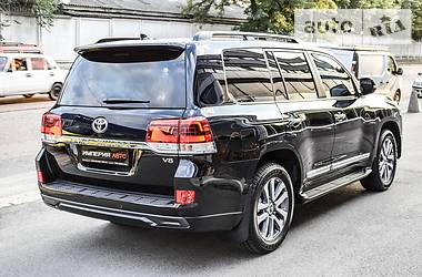 Внедорожник / Кроссовер Toyota Land Cruiser 2018 в 