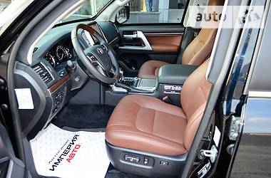 Внедорожник / Кроссовер Toyota Land Cruiser 2018 в 