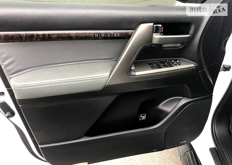 Позашляховик / Кросовер Toyota Land Cruiser 2011 в Маріуполі фото 20 Позашляховик / Кросовер Toyota Land Cruiser 2011 в Маріуполі