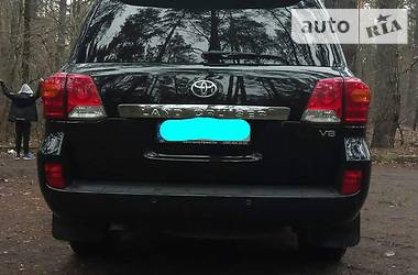 Позашляховик / Кросовер Toyota Land Cruiser 2014 в 