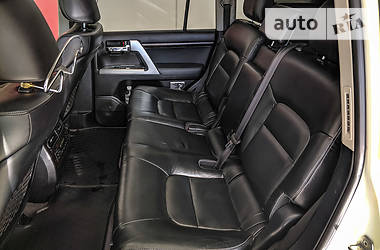 Позашляховик / Кросовер Toyota Land Cruiser 2012 в 