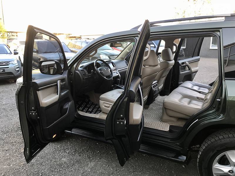 Позашляховик / Кросовер Toyota Land Cruiser 2011 в Києві
