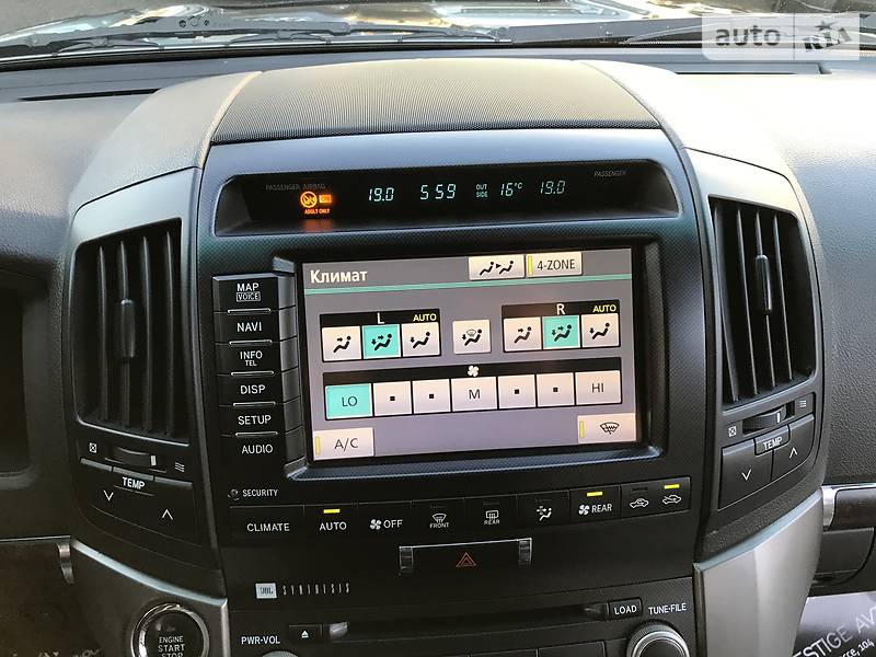 Позашляховик / Кросовер Toyota Land Cruiser 2011 в Києві