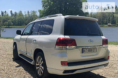 Позашляховик / Кросовер Toyota Land Cruiser 2017 в 