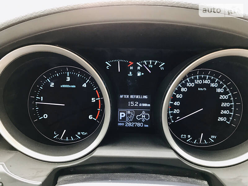 Позашляховик / Кросовер Toyota Land Cruiser 2011 в Києві