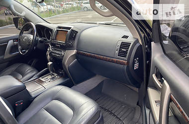Позашляховик / Кросовер Toyota Land Cruiser 2011 в 