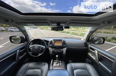 Позашляховик / Кросовер Toyota Land Cruiser 2011 в 