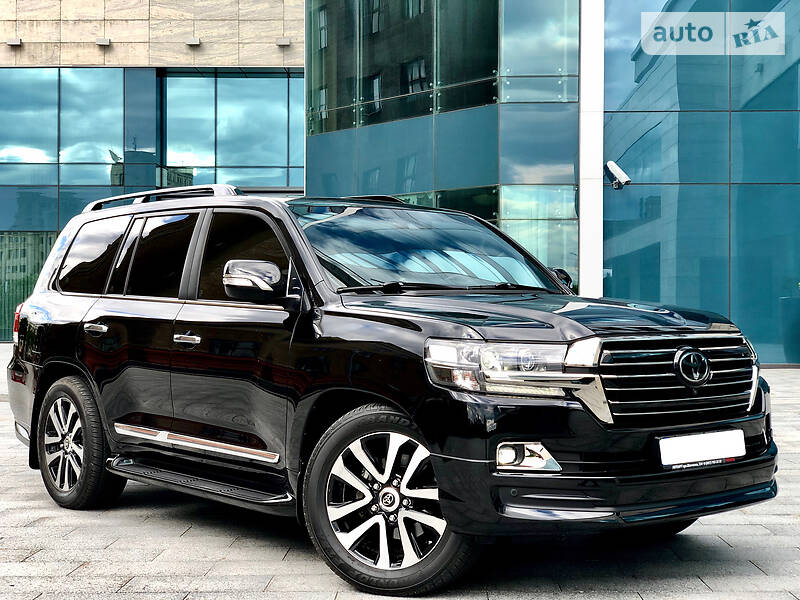 Внедорожник / Кроссовер Toyota Land Cruiser 2020 в 
