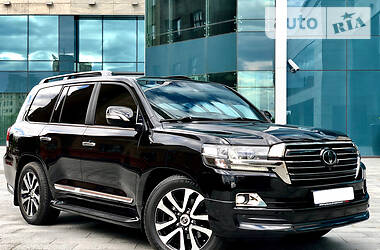 Внедорожник / Кроссовер Toyota Land Cruiser 2020 в 