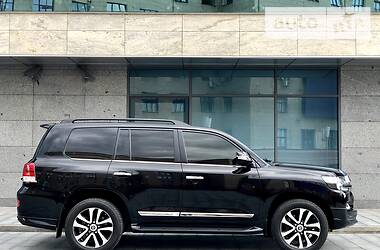 Внедорожник / Кроссовер Toyota Land Cruiser 2020 в 