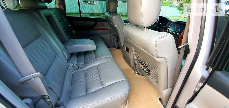 Позашляховик / Кросовер Toyota Land Cruiser 2003 в Чернівцях