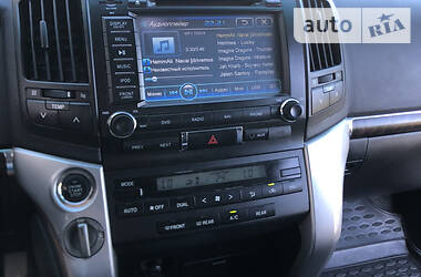 Позашляховик / Кросовер Toyota Land Cruiser 2011 в 