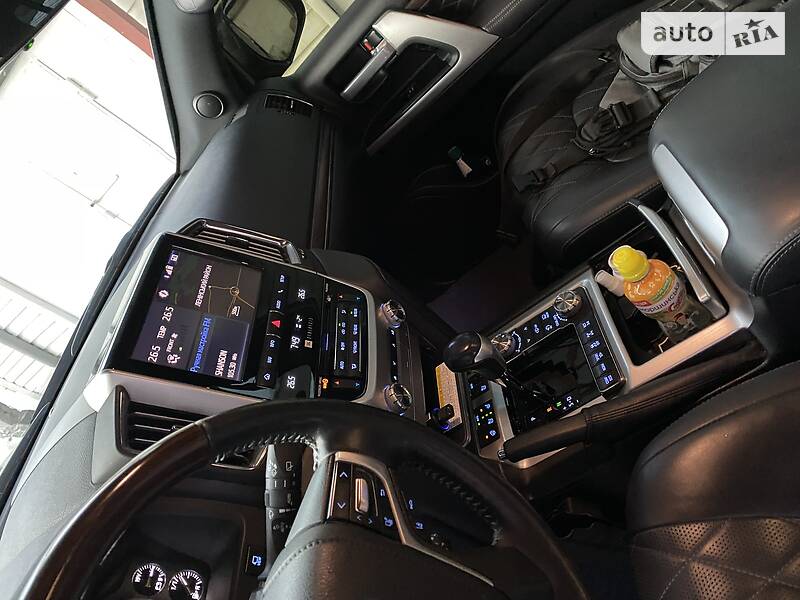 Внедорожник / Кроссовер Toyota Land Cruiser 2017 в Днепре фото 132 Внедорожник / Кроссовер Toyota Land Cruiser 2017 в Днепре