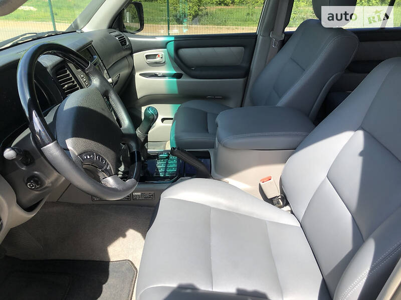 Внедорожник / Кроссовер Toyota Land Cruiser 2005 в Харькове