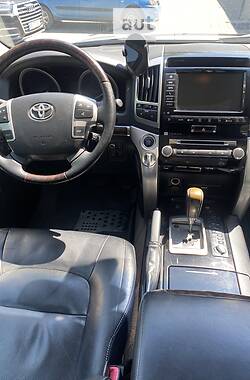 Внедорожник / Кроссовер Toyota Land Cruiser 2012 в Черновцах