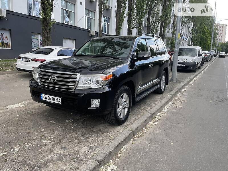 Toyota Land Cruiser 2013