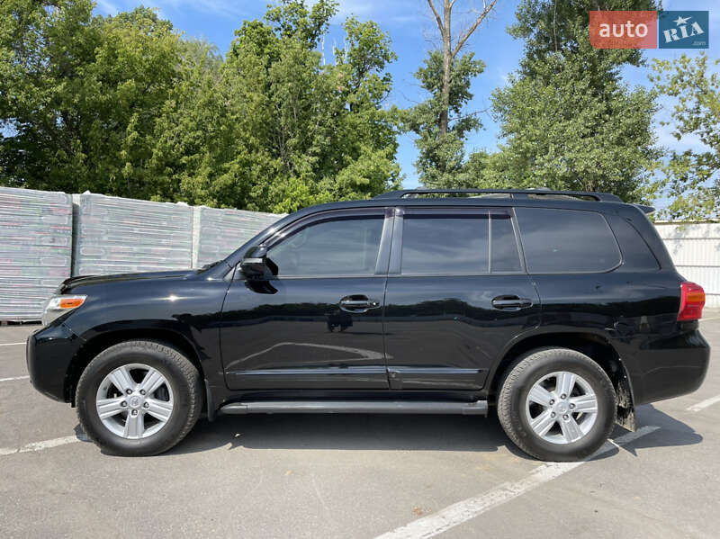 Внедорожник / Кроссовер Toyota Land Cruiser 2013 в Кременчуге