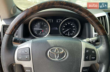Позашляховик / Кросовер Toyota Land Cruiser 2013 в 