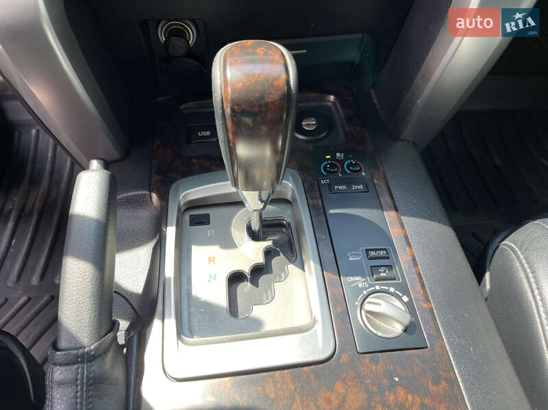 Внедорожник / Кроссовер Toyota Land Cruiser 2013 в Кременчуге