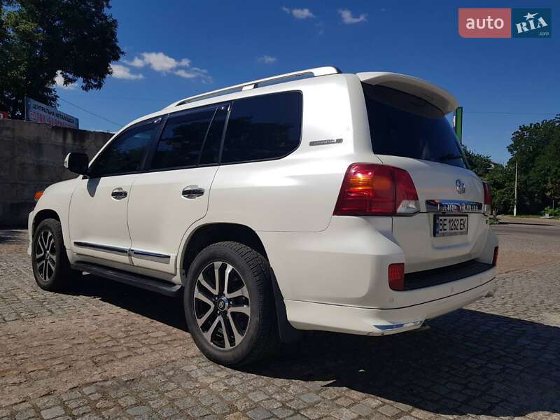 Внедорожник / Кроссовер Toyota Land Cruiser 2014 в Первомайске