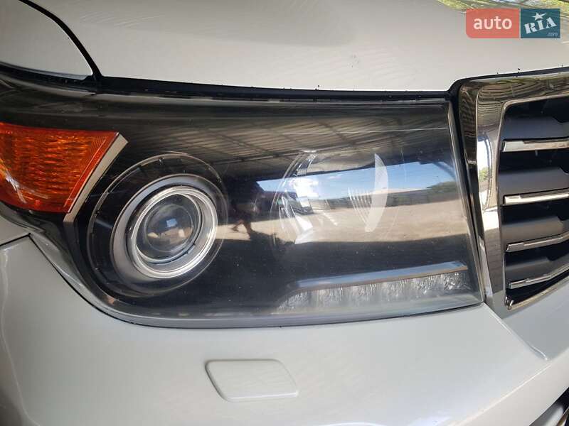 Внедорожник / Кроссовер Toyota Land Cruiser 2014 в Первомайске