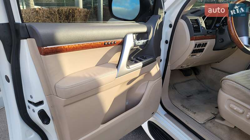 Внедорожник / Кроссовер Toyota Land Cruiser 2013 в Одессе