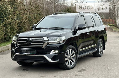 Позашляховик / Кросовер Toyota Land Cruiser 2018 в 