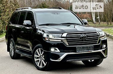 Позашляховик / Кросовер Toyota Land Cruiser 2018 в 