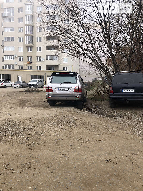 Внедорожник / Кроссовер Toyota Land Cruiser 2004 в Черновцах
