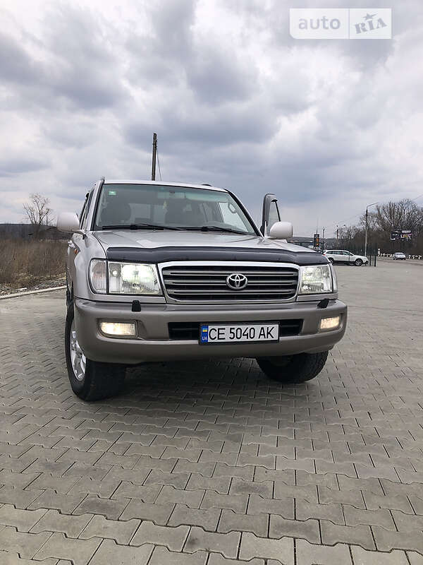Внедорожник / Кроссовер Toyota Land Cruiser 2004 в Черновцах