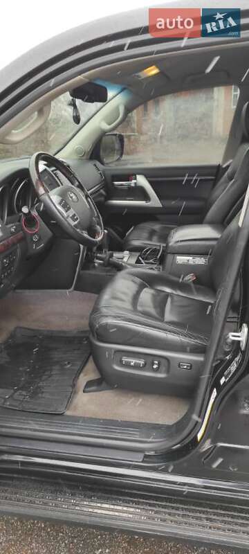 Внедорожник / Кроссовер Toyota Land Cruiser 2013 в Лубнах