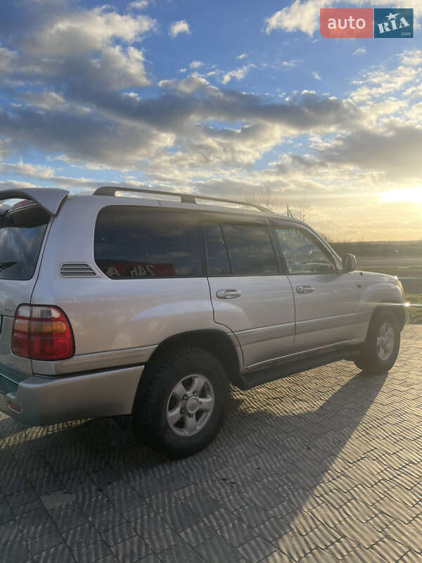 Внедорожник / Кроссовер Toyota Land Cruiser 2001 в Львове