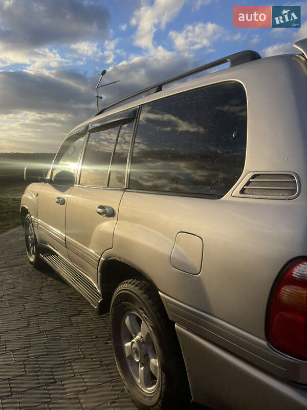 Внедорожник / Кроссовер Toyota Land Cruiser 2001 в Львове