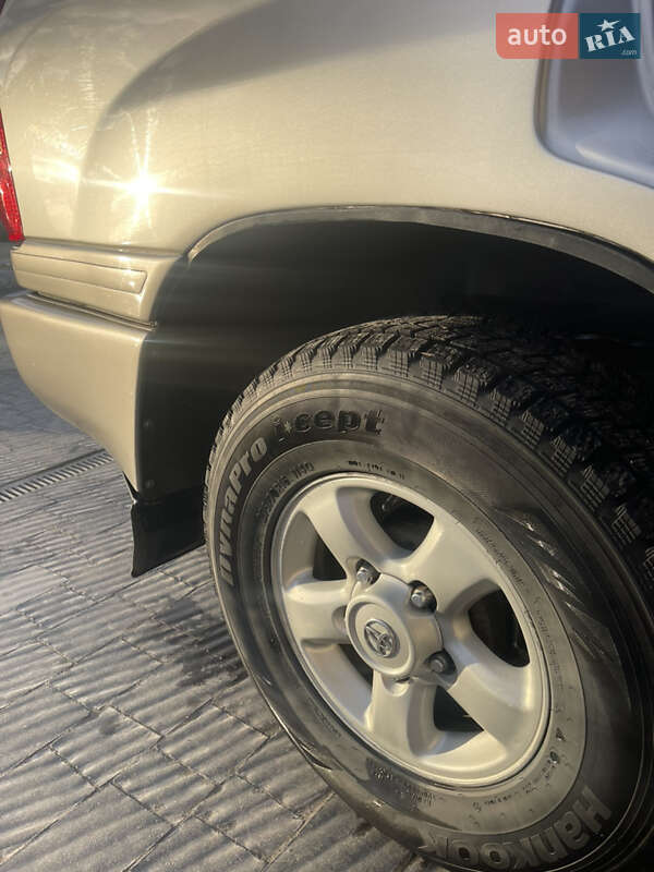 Внедорожник / Кроссовер Toyota Land Cruiser 2001 в Львове